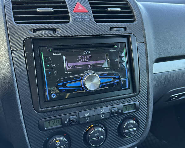 Черный Фольксваген Гольф, объемом двигателя 1.6 л и пробегом 192 тыс. км за 6000 $, фото 23 на Automoto.ua