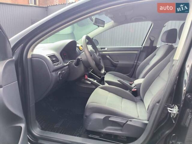 Чорний Фольксваген Гольф, об'ємом двигуна 1.39 л та пробігом 280 тис. км за 5600 $, фото 39 на Automoto.ua