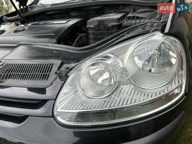 Черный Фольксваген Гольф, объемом двигателя 1.39 л и пробегом 121 тыс. км за 5150 $, фото 28 на Automoto.ua