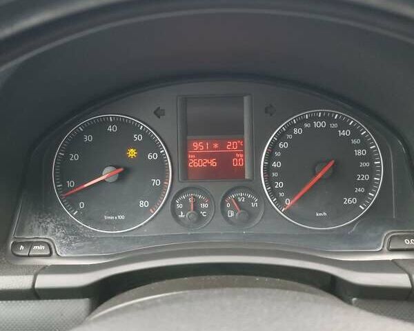 Черный Фольксваген Гольф, объемом двигателя 1.6 л и пробегом 260 тыс. км за 4900 $, фото 10 на Automoto.ua