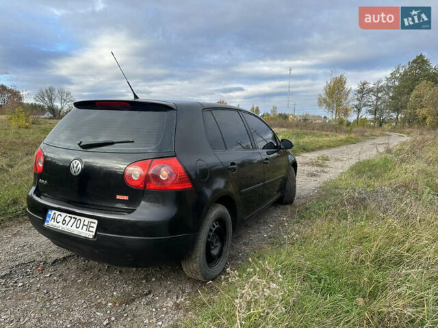 Черный Фольксваген Гольф, объемом двигателя 1.39 л и пробегом 121 тыс. км за 5150 $, фото 19 на Automoto.ua
