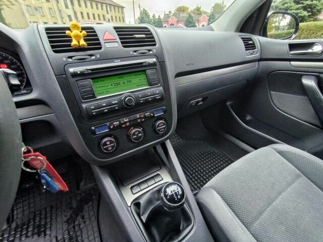 Чорний Фольксваген Гольф, об'ємом двигуна 1.4 л та пробігом 280 тис. км за 5600 $, фото 6 на Automoto.ua