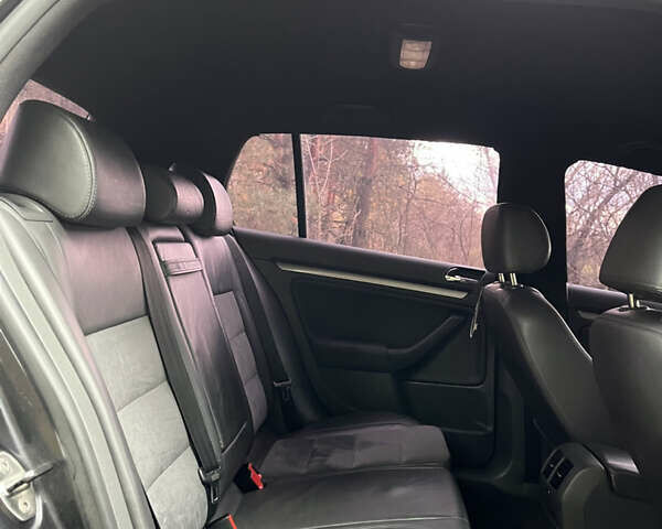 Черный Фольксваген Гольф, объемом двигателя 2 л и пробегом 330 тыс. км за 5700 $, фото 25 на Automoto.ua