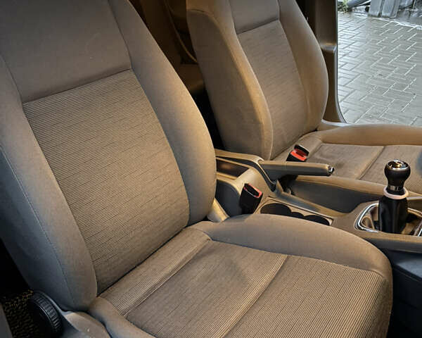 Чорний Фольксваген Гольф, об'ємом двигуна 1.6 л та пробігом 217 тис. км за 6000 $, фото 15 на Automoto.ua