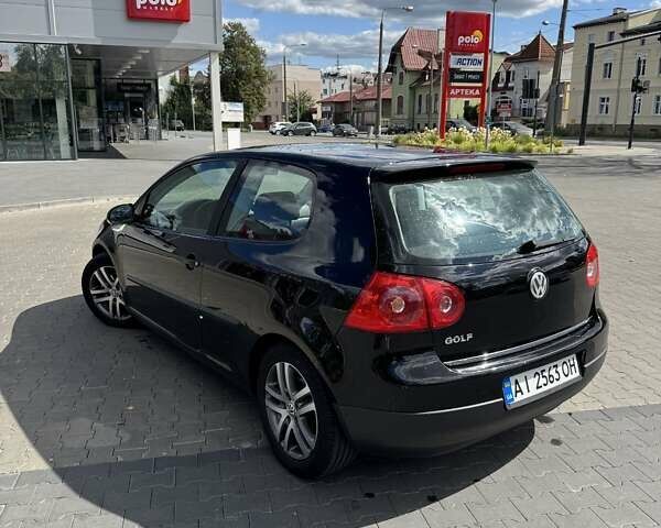 Черный Фольксваген Гольф, объемом двигателя 1.6 л и пробегом 263 тыс. км за 5800 $, фото 4 на Automoto.ua
