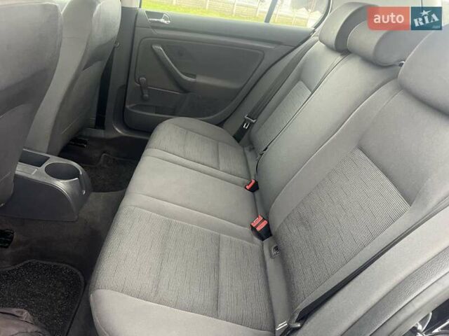 Черный Фольксваген Гольф, объемом двигателя 1.4 л и пробегом 225 тыс. км за 4500 $, фото 9 на Automoto.ua