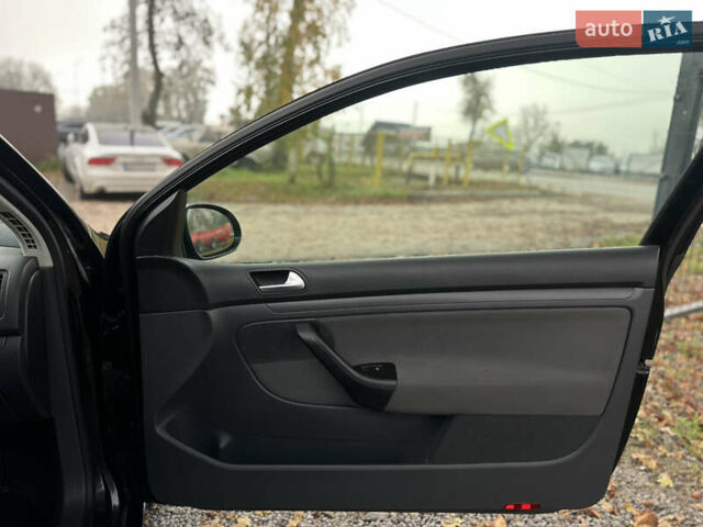 Чорний Фольксваген Гольф, об'ємом двигуна 1.4 л та пробігом 237 тис. км за 5100 $, фото 38 на Automoto.ua