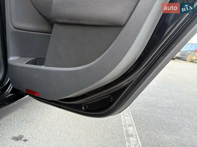 Черный Фольксваген Гольф, объемом двигателя 1.6 л и пробегом 216 тыс. км за 6100 $, фото 19 на Automoto.ua