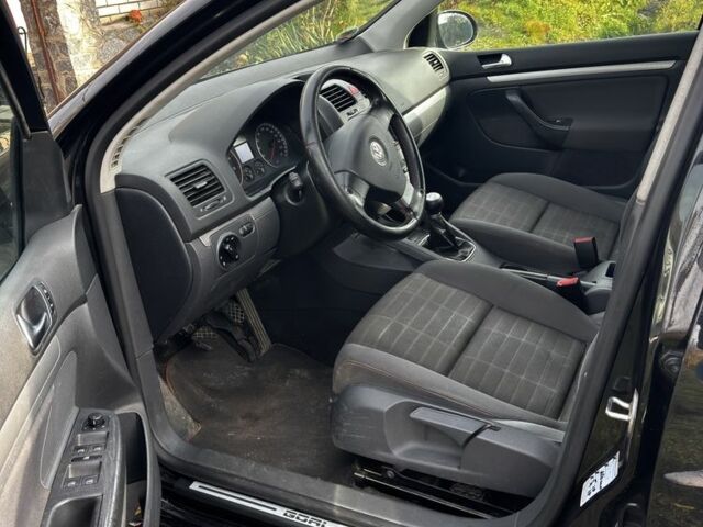 Черный Фольксваген Гольф, объемом двигателя 1.4 л и пробегом 250 тыс. км за 4650 $, фото 6 на Automoto.ua