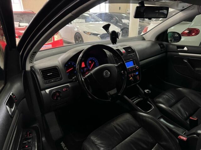 Черный Фольксваген Гольф, объемом двигателя 1.6 л и пробегом 205 тыс. км за 6500 $, фото 10 на Automoto.ua