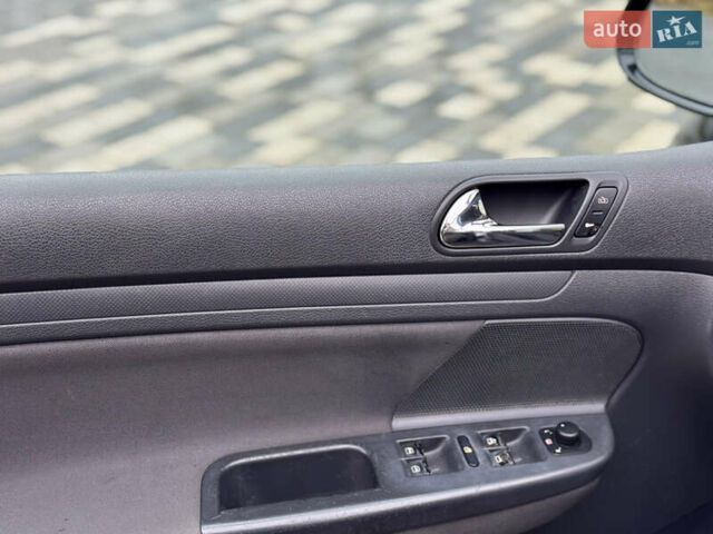 Черный Фольксваген Гольф, объемом двигателя 1.4 л и пробегом 197 тыс. км за 5500 $, фото 32 на Automoto.ua