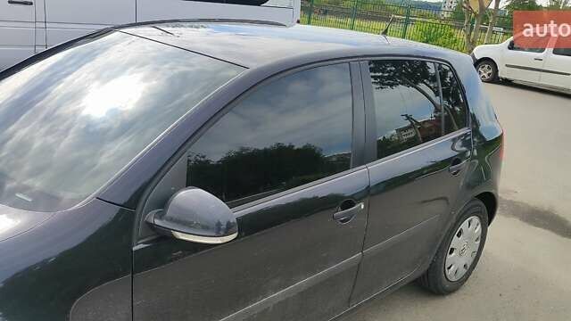 Черный Фольксваген Гольф, объемом двигателя 1.6 л и пробегом 160 тыс. км за 5700 $, фото 1 на Automoto.ua