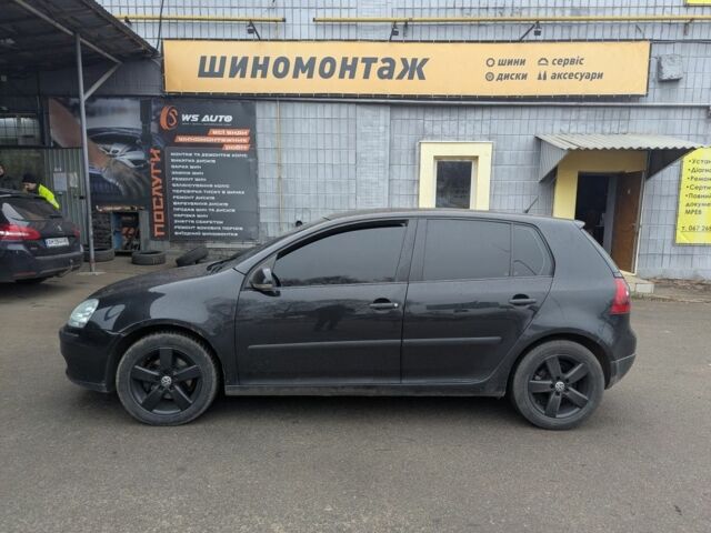 Черный Фольксваген Гольф, объемом двигателя 1.4 л и пробегом 246 тыс. км за 5000 $, фото 3 на Automoto.ua