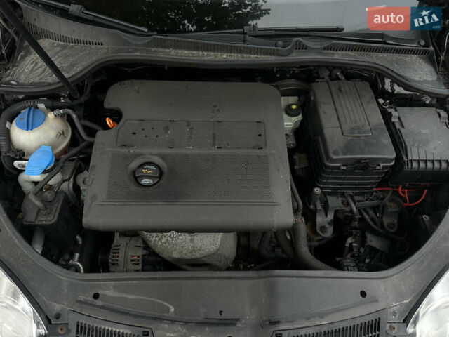 Чорний Фольксваген Гольф, об'ємом двигуна 1.4 л та пробігом 237 тис. км за 5100 $, фото 44 на Automoto.ua