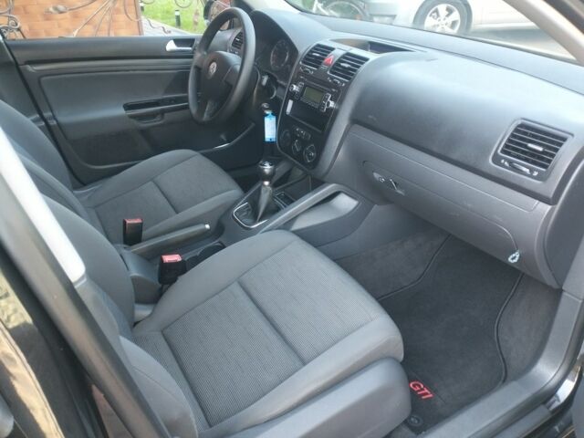 Черный Фольксваген Гольф, объемом двигателя 0 л и пробегом 215 тыс. км за 5600 $, фото 4 на Automoto.ua