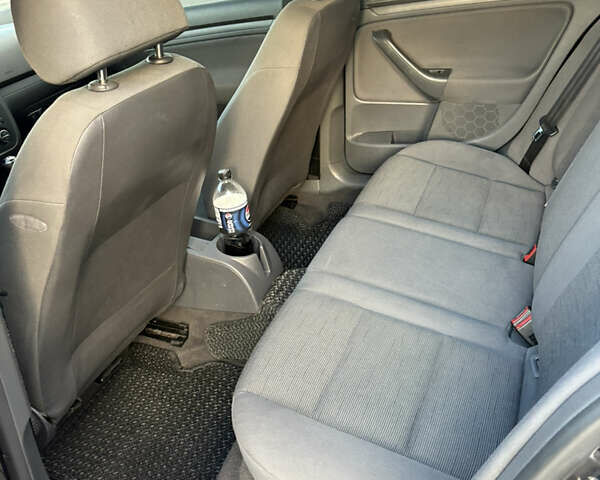 Черный Фольксваген Гольф, объемом двигателя 1.6 л и пробегом 216 тыс. км за 6100 $, фото 23 на Automoto.ua