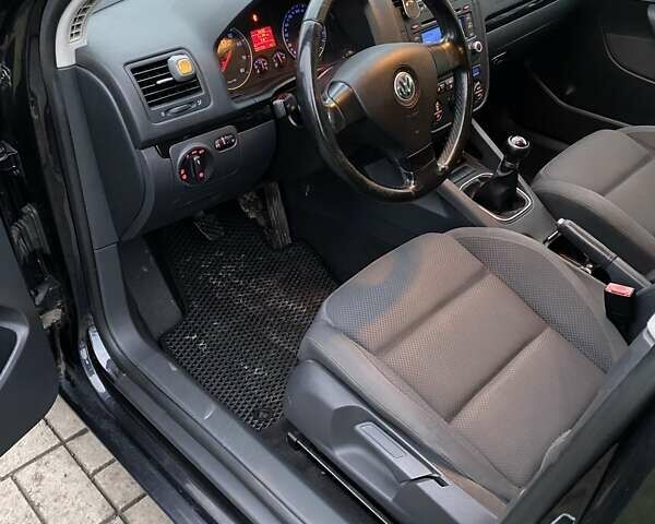 Чорний Фольксваген Гольф, об'ємом двигуна 1.6 л та пробігом 221 тис. км за 6500 $, фото 13 на Automoto.ua