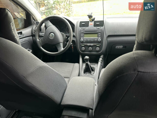 Черный Фольксваген Гольф, объемом двигателя 1.39 л и пробегом 121 тыс. км за 5150 $, фото 21 на Automoto.ua