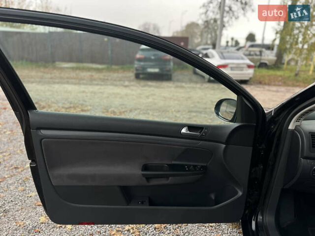 Чорний Фольксваген Гольф, об'ємом двигуна 1.4 л та пробігом 237 тис. км за 5100 $, фото 22 на Automoto.ua