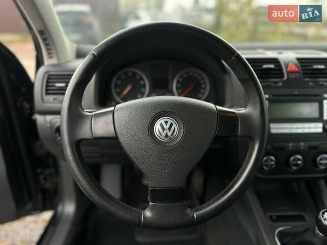 Чорний Фольксваген Гольф, об'ємом двигуна 1.4 л та пробігом 237 тис. км за 5100 $, фото 28 на Automoto.ua