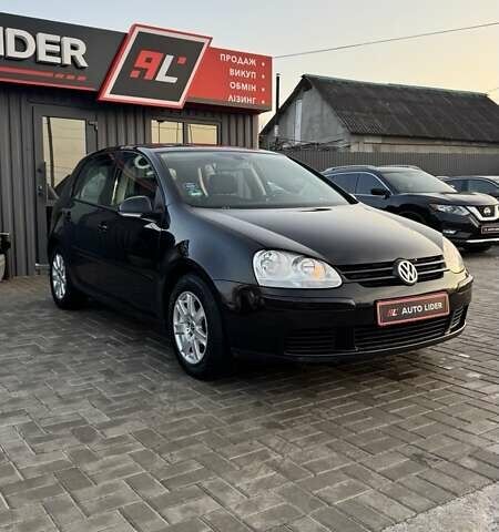 Черный Фольксваген Гольф, объемом двигателя 1.6 л и пробегом 137 тыс. км за 7000 $, фото 7 на Automoto.ua