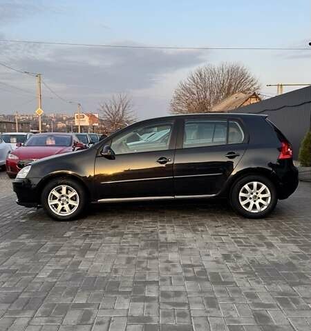 Черный Фольксваген Гольф, объемом двигателя 1.6 л и пробегом 137 тыс. км за 7000 $, фото 2 на Automoto.ua