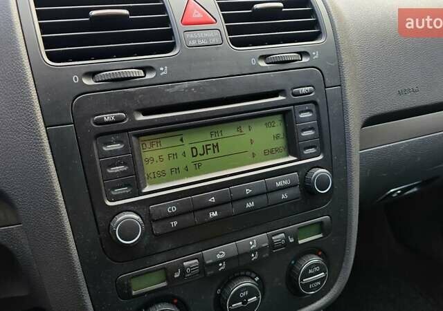 Чорний Фольксваген Гольф, об'ємом двигуна 1.6 л та пробігом 221 тис. км за 7399 $, фото 46 на Automoto.ua