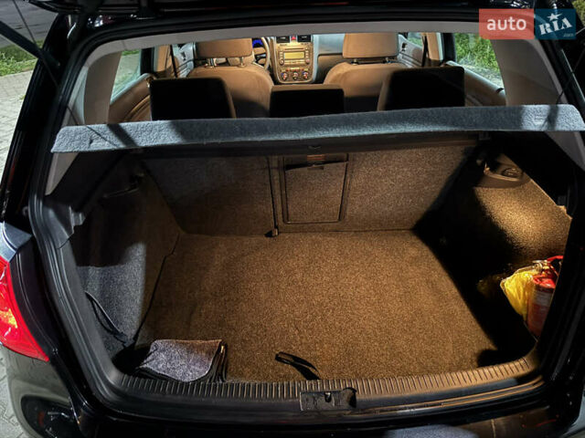 Чорний Фольксваген Гольф, об'ємом двигуна 1.4 л та пробігом 256 тис. км за 5800 $, фото 16 на Automoto.ua