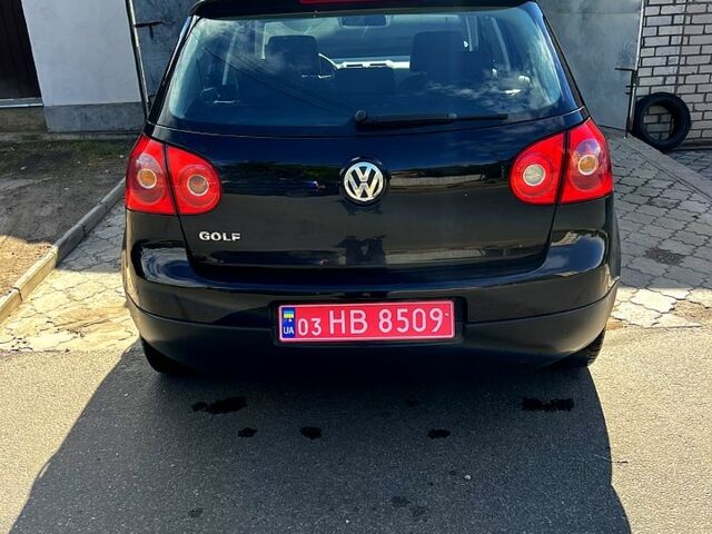 Черный Фольксваген Гольф, объемом двигателя 1.4 л и пробегом 197 тыс. км за 5400 $, фото 2 на Automoto.ua