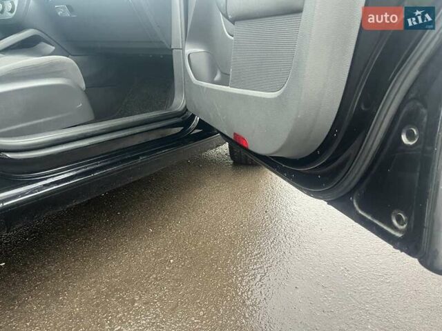 Черный Фольксваген Гольф, объемом двигателя 1.4 л и пробегом 225 тыс. км за 4500 $, фото 13 на Automoto.ua