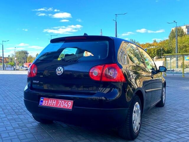 Черный Фольксваген Гольф, объемом двигателя 1.4 л и пробегом 235 тыс. км за 4300 $, фото 4 на Automoto.ua