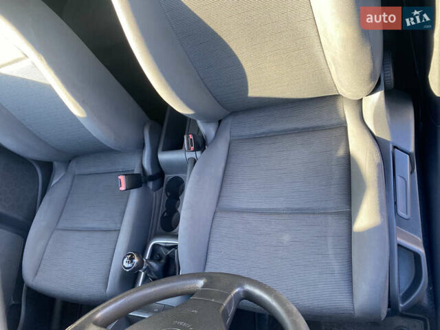 Черный Фольксваген Гольф, объемом двигателя 1.6 л и пробегом 229 тыс. км за 5200 $, фото 17 на Automoto.ua