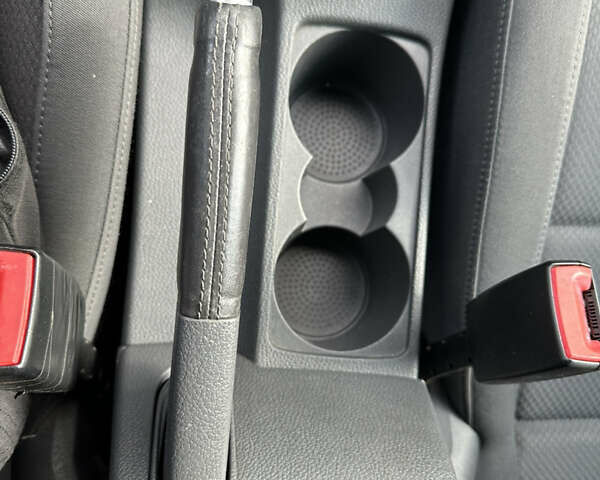 Чорний Фольксваген Гольф, об'ємом двигуна 1.6 л та пробігом 236 тис. км за 6000 $, фото 10 на Automoto.ua