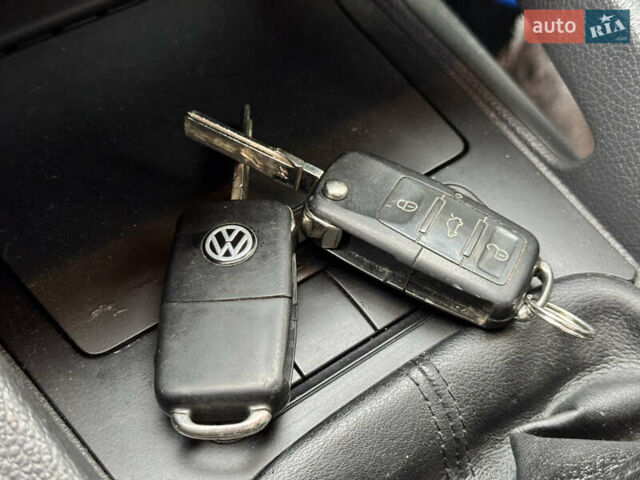 Черный Фольксваген Гольф, объемом двигателя 1.4 л и пробегом 197 тыс. км за 5500 $, фото 38 на Automoto.ua