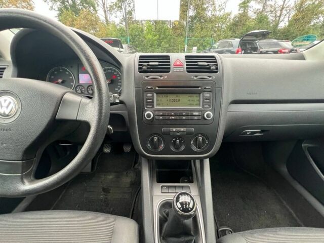 Черный Фольксваген Гольф, объемом двигателя 1.6 л и пробегом 191 тыс. км за 5499 $, фото 12 на Automoto.ua