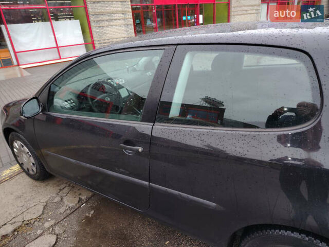 Черный Фольксваген Гольф, объемом двигателя 1.39 л и пробегом 245 тыс. км за 4700 $, фото 3 на Automoto.ua