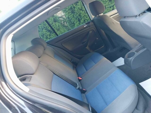 Черный Фольксваген Гольф, объемом двигателя 1.6 л и пробегом 223 тыс. км за 6400 $, фото 11 на Automoto.ua