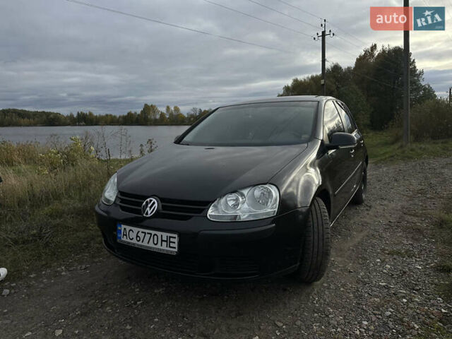 Черный Фольксваген Гольф, объемом двигателя 1.39 л и пробегом 121 тыс. км за 5150 $, фото 1 на Automoto.ua