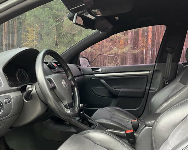 Черный Фольксваген Гольф, объемом двигателя 2 л и пробегом 330 тыс. км за 5700 $, фото 22 на Automoto.ua