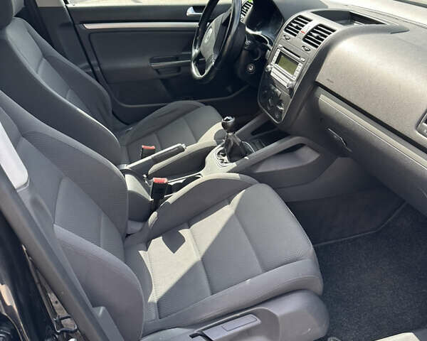 Чорний Фольксваген Гольф, об'ємом двигуна 1.6 л та пробігом 236 тис. км за 6000 $, фото 15 на Automoto.ua