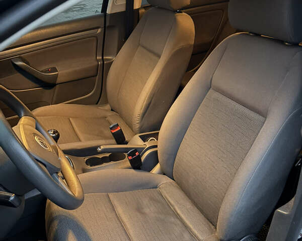 Чорний Фольксваген Гольф, об'ємом двигуна 1.6 л та пробігом 217 тис. км за 6000 $, фото 11 на Automoto.ua