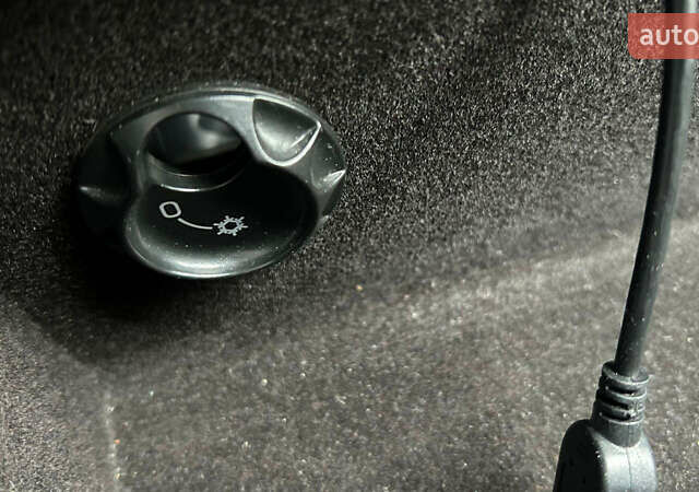 Черный Фольксваген Гольф, объемом двигателя 1.6 л и пробегом 252 тыс. км за 6500 $, фото 9 на Automoto.ua