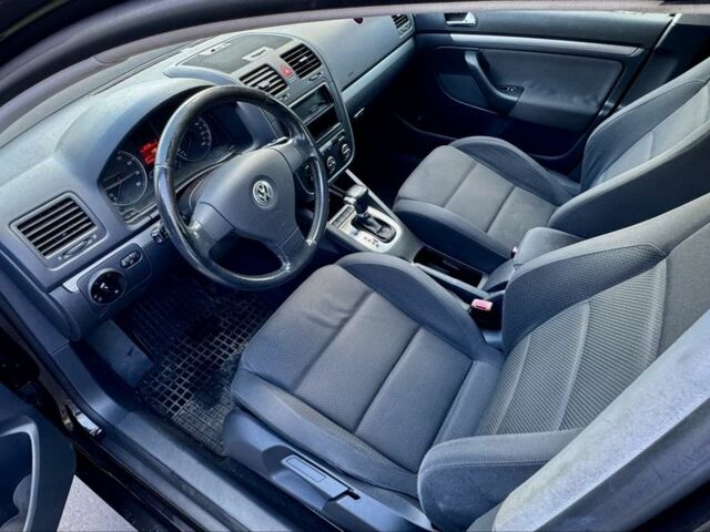 Черный Фольксваген Гольф, объемом двигателя 1.6 л и пробегом 215 тыс. км за 6500 $, фото 5 на Automoto.ua