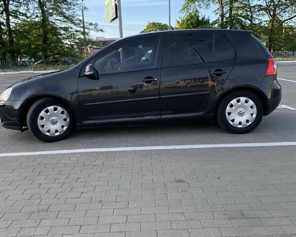 Черный Фольксваген Гольф, объемом двигателя 1.6 л и пробегом 300 тыс. км за 6200 $, фото 3 на Automoto.ua