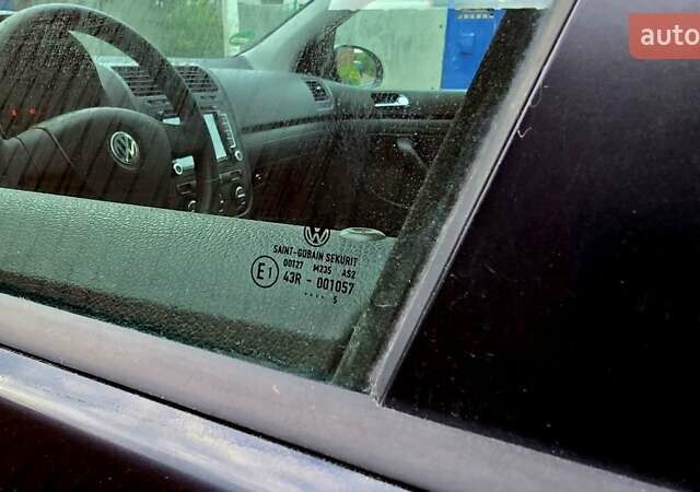 Черный Фольксваген Гольф, объемом двигателя 1.6 л и пробегом 210 тыс. км за 7299 $, фото 34 на Automoto.ua