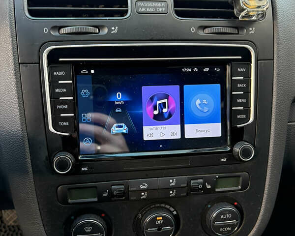 Черный Фольксваген Гольф, объемом двигателя 1.6 л и пробегом 216 тыс. км за 6100 $, фото 29 на Automoto.ua