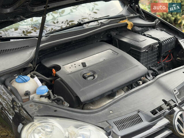 Черный Фольксваген Гольф, объемом двигателя 1.4 л и пробегом 270 тыс. км за 5049 $, фото 18 на Automoto.ua