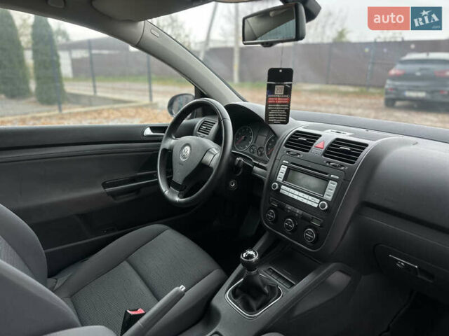 Чорний Фольксваген Гольф, об'ємом двигуна 1.4 л та пробігом 237 тис. км за 5100 $, фото 39 на Automoto.ua