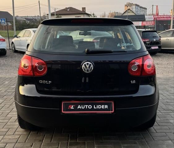 Чорний Фольксваген Гольф, об'ємом двигуна 1.6 л та пробігом 137 тис. км за 7000 $, фото 4 на Automoto.ua