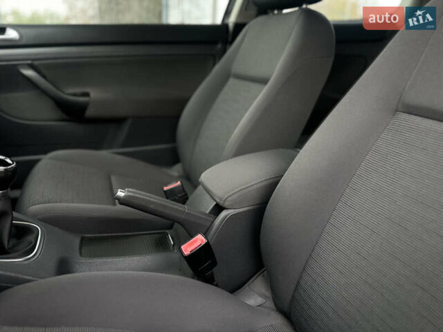 Чорний Фольксваген Гольф, об'ємом двигуна 1.4 л та пробігом 237 тис. км за 5100 $, фото 32 на Automoto.ua